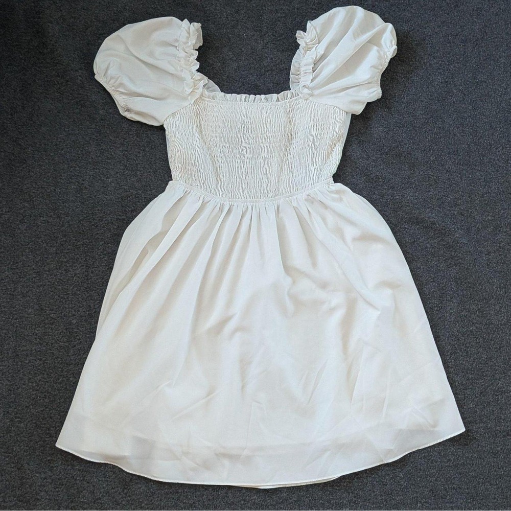 Byinns Women's Smocked Open Back Tie Dress White Medium Pre-Owned